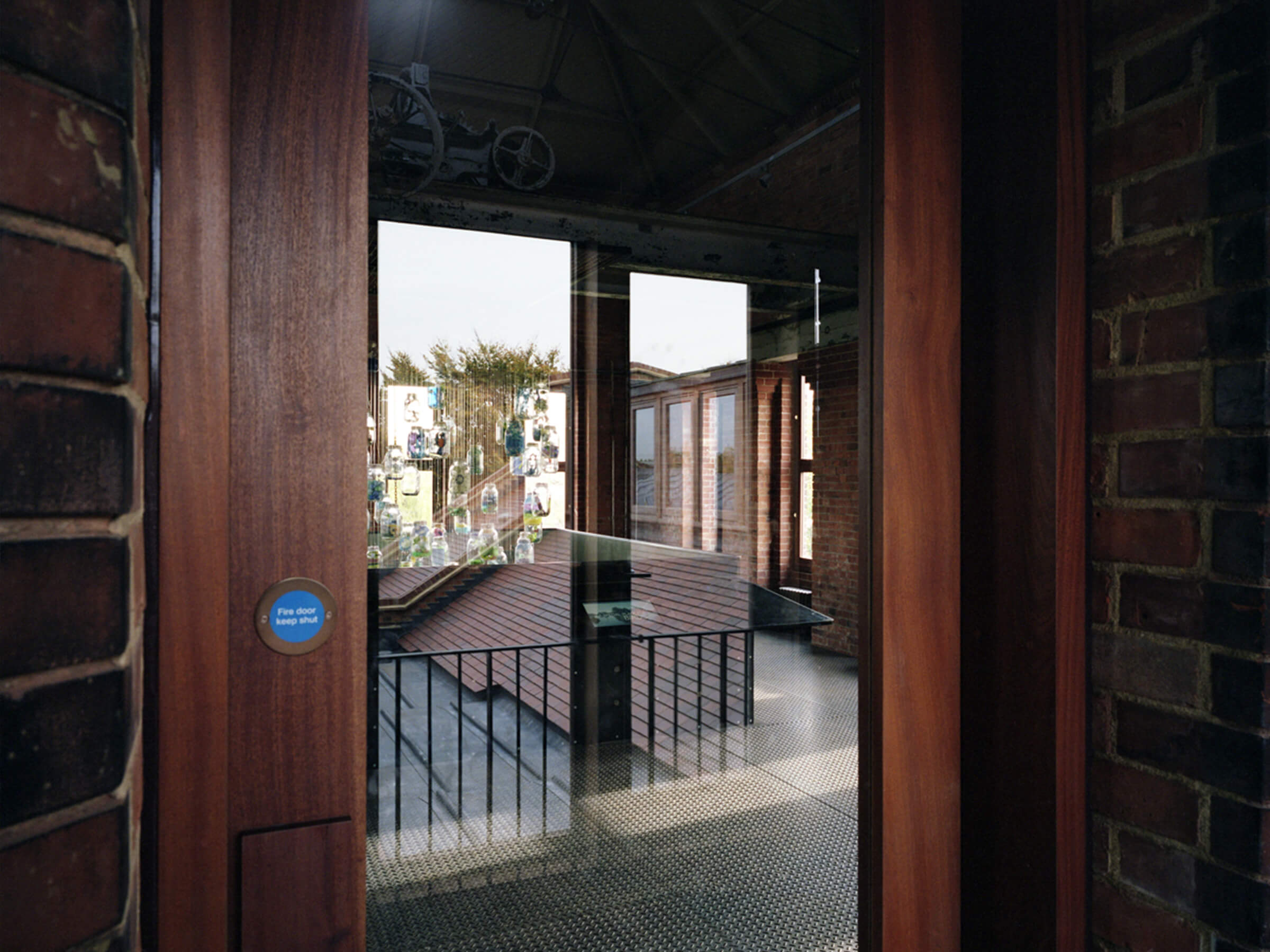 Passage from the stair to the exhibition